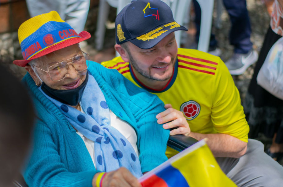 Santi Montoya Senador de la Republica de Colombia Santi Montoya Senador de la Republica de Colombia